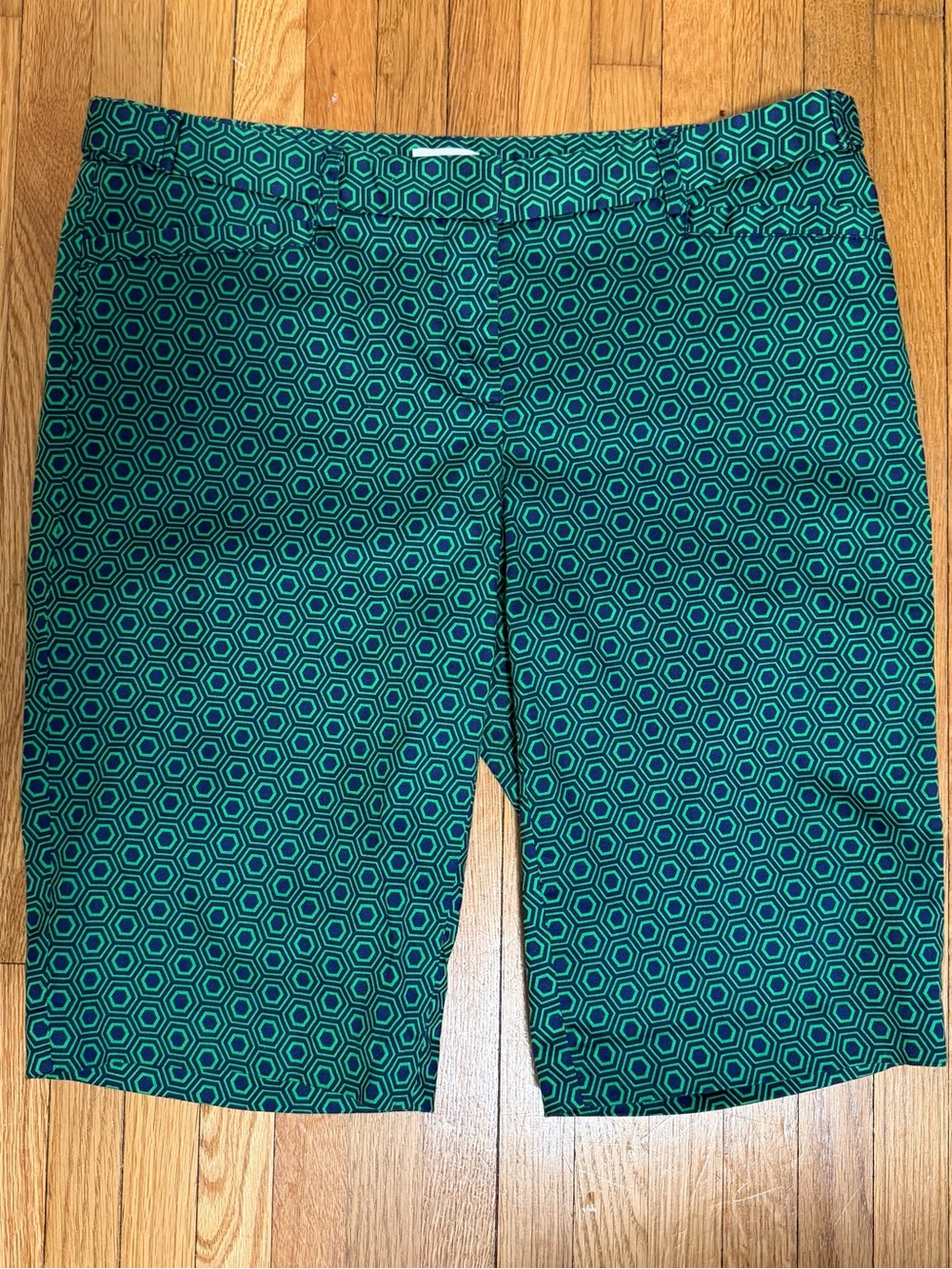 Laundry by Shelli Segal Women’s Green & Navy Print Bermuda Shorts, Size 6